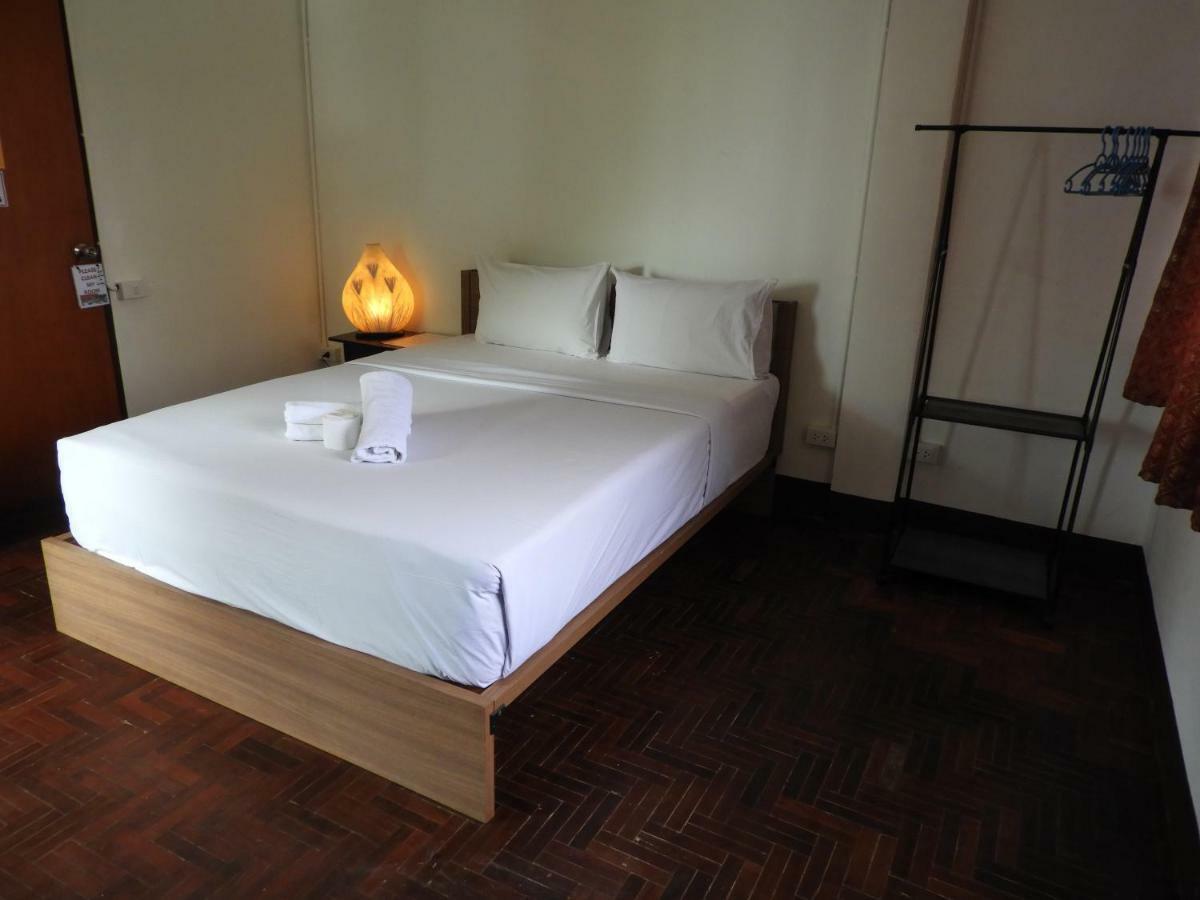 P'Lyn House Hotel Чиангмай Екстериор снимка