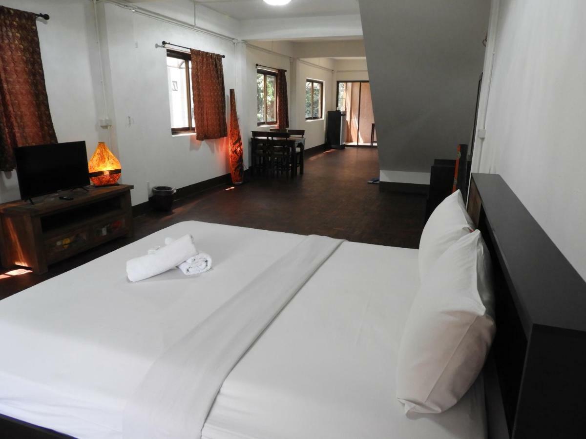 P'Lyn House Hotel Чиангмай Екстериор снимка