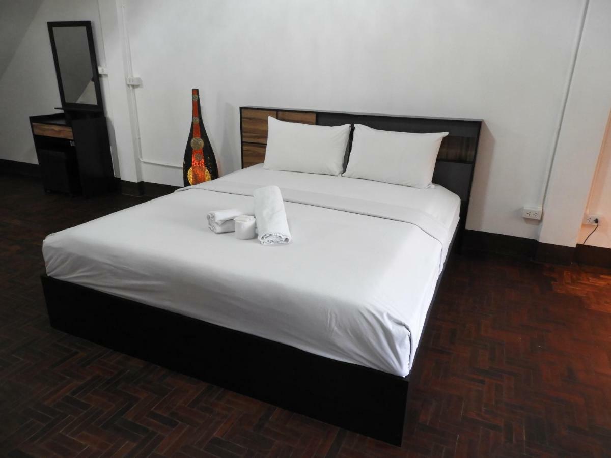 P'Lyn House Hotel Чиангмай Екстериор снимка